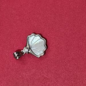 Elegant Silver Shell Pendant
